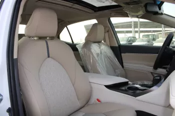 LHD - TOYOTA CAMRY 2.5L HYBRID GLE 2023 MODEL YEAR - WITH SUNROOF