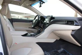 LHD - TOYOTA CAMRY 2.5L HYBRID GLE 2023 MODEL YEAR - WITH SUNROOF
