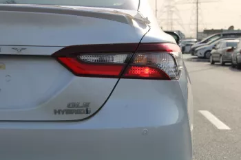 LHD - TOYOTA CAMRY 2.5L HYBRID GLE 2023 MODEL YEAR - WITH SUNROOF