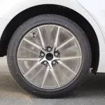 LHD - TOYOTA CAMRY 2.5L HYBRID GLE 2023 MODEL YEAR - WITH SUNROOF - Thumbnail 19