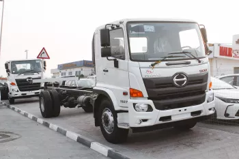 HINO TRUCK 500 1927 SERIES 19 TONS CAB & CHASSIS