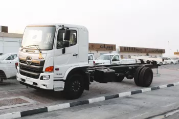 HINO TRUCK 500 1625 SERIES 15 TONS CAB & CHASSIS DIESEL 2023