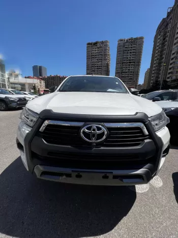 LHD - TOYOTA HILUX 2.8L DIESEL DOUBLE CAB 4 X 4 FULL SPEC AUTO  - EURO - 5