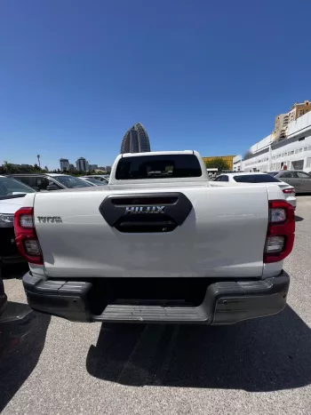 LHD - TOYOTA HILUX 2.8L DIESEL DOUBLE CAB 4 X 4 FULL SPEC AUTO  - EURO - 5