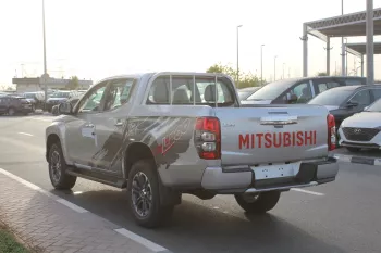 MITSUBISHI L200 DOUBLE CAB 2.4L DIESEL 4WD 4DOORS 2023 SILVER