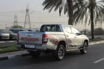 MITSUBISHI L200 DOUBLE CAB 2.4L DIESEL 4WD 4DOORS 2023 SILVER