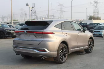 Toyota Venza 2.5L Petrol v4 AWD 2023 GOLD COLOR