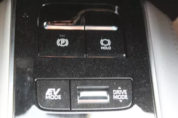 Toyota Venza 2.5L Petrol v4 AWD 2023 GOLD COLOR