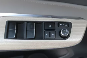 Toyota Venza 2.5L Petrol v4 AWD 2023 GOLD COLOR