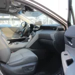 Toyota Venza 2.5L Petrol v4 AWD 2023 GOLD COLOR - Thumbnail 20