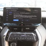 Toyota Venza 2.5L Petrol v4 AWD 2023 GOLD COLOR - Thumbnail 14