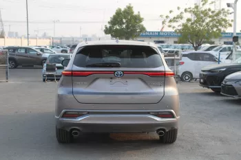 Toyota Venza 2.5L Petrol v4 AWD 2023 GOLD COLOR