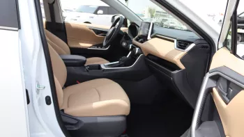 TOYOTA RAV4 2.5Ltr ,4X2 Basic Option 2023YM