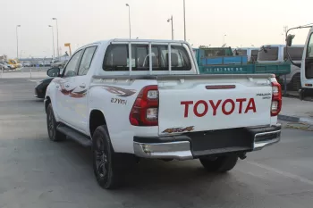Toyota Hilux 2.7L Petrol 4wd 2023 white