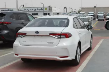 Toyota Corolla 1.8L HYBRID FWD 2023 WHITE