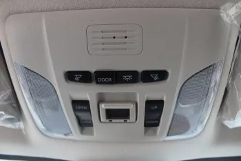 Toyota Corolla 1.8L HYBRID FWD 2023 WHITE