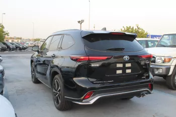 Toyota Crown Kluger E-four 2.5L Petrol awd 2023 black