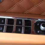 Bentley Bentayga 4.0 V8 twin-turbocharged petrol engine 2022 BRONZE - Thumbnail 7