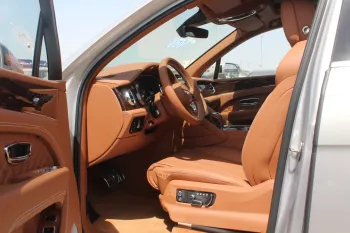 Bentley Bentayga 4.0 V8 twin-turbocharged petrol engine 2022 BRONZE