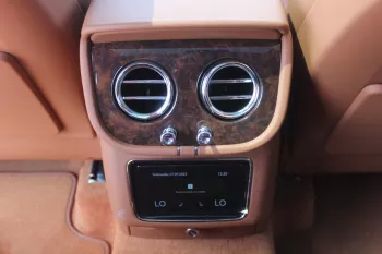 Bentley Bentayga 4.0 V8 twin-turbocharged petrol engine 2022 BRONZE
