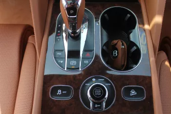 Bentley Bentayga 4.0 V8 twin-turbocharged petrol engine 2022 BRONZE