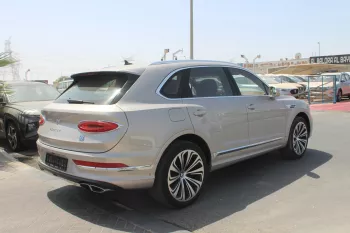 Bentley Bentayga 4.0 V8 twin-turbocharged petrol engine 2022 BRONZE
