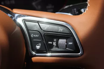 Bentley Bentayga 4.0 V8 twin-turbocharged petrol engine 2022 BRONZE