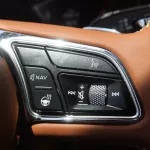 Bentley Bentayga 4.0 V8 twin-turbocharged petrol engine 2022 BRONZE - Thumbnail 10