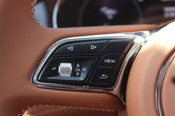 Bentley Bentayga 4.0 V8 twin-turbocharged petrol engine 2022 BRONZE