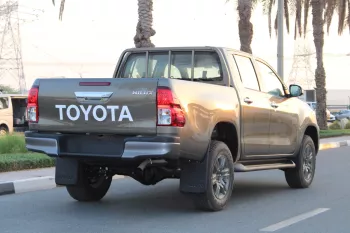 LHD - TOYOTA HILUX 2.4L DIESEL 4WD DOUBLE CAB 2023 ACTIVE MT - OXIDE BRONZE