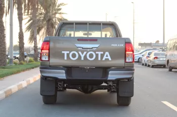 LHD - TOYOTA HILUX 2.4L DIESEL 4WD DOUBLE CAB 2023 ACTIVE MT - OXIDE BRONZE