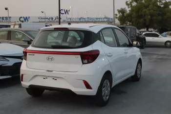 Hyundai Grand i10 1.2L Petrol fwd 2023 white hatchpack