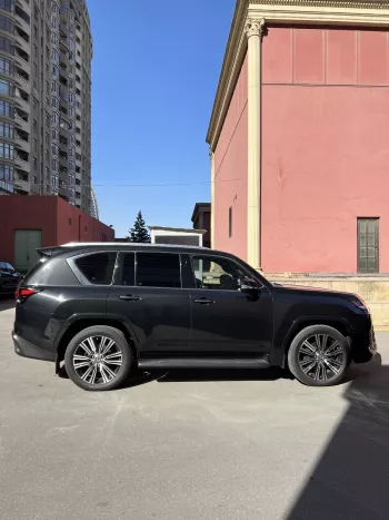 LHD - LEXUS LX600 2023 3.5L V6 PETROL TWIN TURBO FULL OPTION
