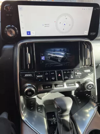 LHD - LEXUS LX600 2023 3.5L V6 PETROL TWIN TURBO FULL OPTION