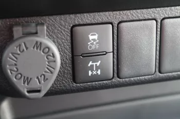 TOYOTA HILUX GR SPORT 4.0L PETROL 4WD 2023 WHITE INSIDE BLACK