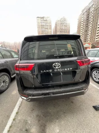LHD - TOYOTA LANDCRUISER 300 2023 3.5L V6 PETROL TWIN TURBO ZX