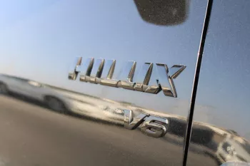 LHD - TOYOTA HILUX 125 4.0L V6 PETROL DOUBLE CAB 4X4 GR 2024 BLACK