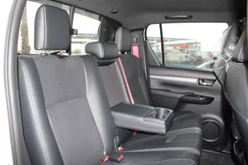 LHD - TOYOTA HILUX 125 4.0L V6 PETROL DOUBLE CAB 4X4 GR 2024 WHITE