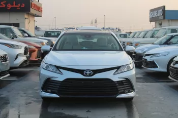 Toyota Camry Limited 3.5L petrol V6 fwd 2023 white inside beige