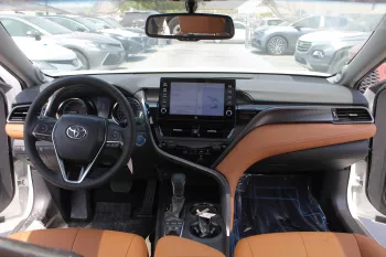 Toyota Camry GLE 2.5L Petrol fwd 2023 white