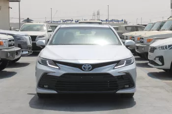 Toyota Camry GLE 2.5L Petrol fwd 2023 white