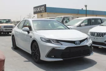Toyota Camry GLE 2.5L Petrol fwd 2023 white