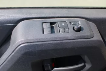 LHD - TOYOTA HIACE 2.8L 2023 DIESEL 3 SEATER PANNEL VAN HIGH ROOF