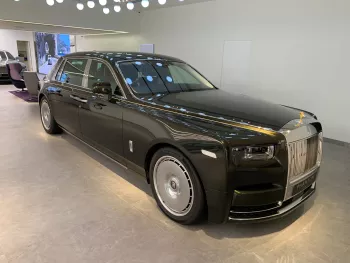 LHD - ROLLS ROYCE PHANTOM EXTENDED OLIVE GREEN 2023 MODEL YEAR