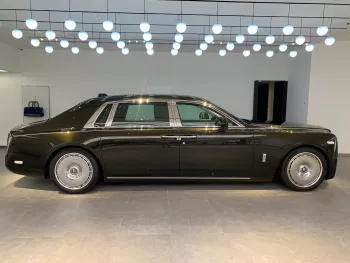 LHD - ROLLS ROYCE PHANTOM EXTENDED OLIVE GREEN 2023 MODEL YEAR