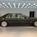 LHD - ROLLS ROYCE PHANTOM EXTENDED OLIVE GREEN 2023 MODEL YEAR - Thumbnail 3