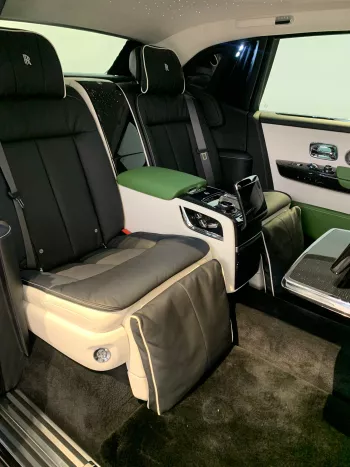 LHD - ROLLS ROYCE PHANTOM EXTENDED OLIVE GREEN 2023 MODEL YEAR