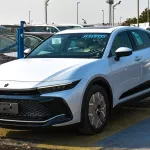 Toyota Crown 2.5L Hybrid fwd 2023 white - Thumbnail 3