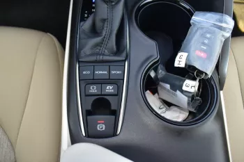 2024 MODEL TOYOTA CAMRY LE HYBRID 2.5L E-CVT