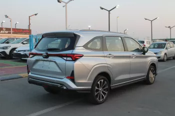 Toyota Veloz 1.5l PETROL FWD 2023 SILVER